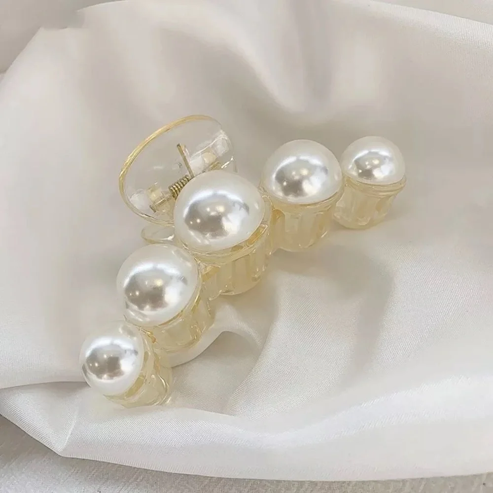Elegant Simulated Pearl Hair Claw Clip Statement Accessory